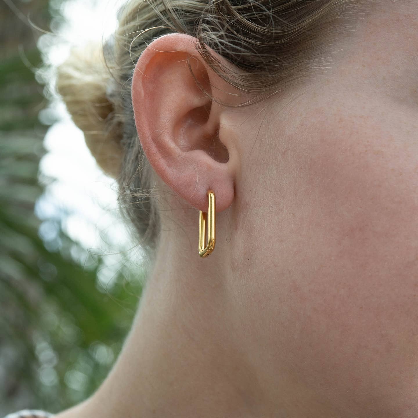 Women's 18k Gold PVD Stainless Steel Rectangle Everyday Look Huggie Earrings - Image 4