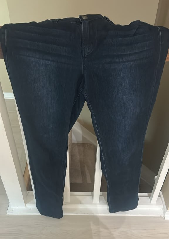 Unisex Dark Wash Straight Leg Blue Jeans Classic Fit Size 12 Denim Pants